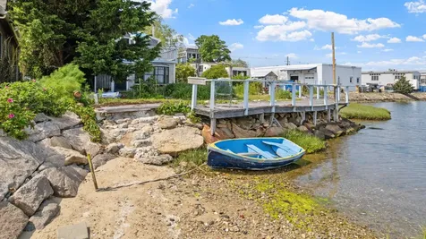 129 Beach Road Vineyard Haven MA 02568