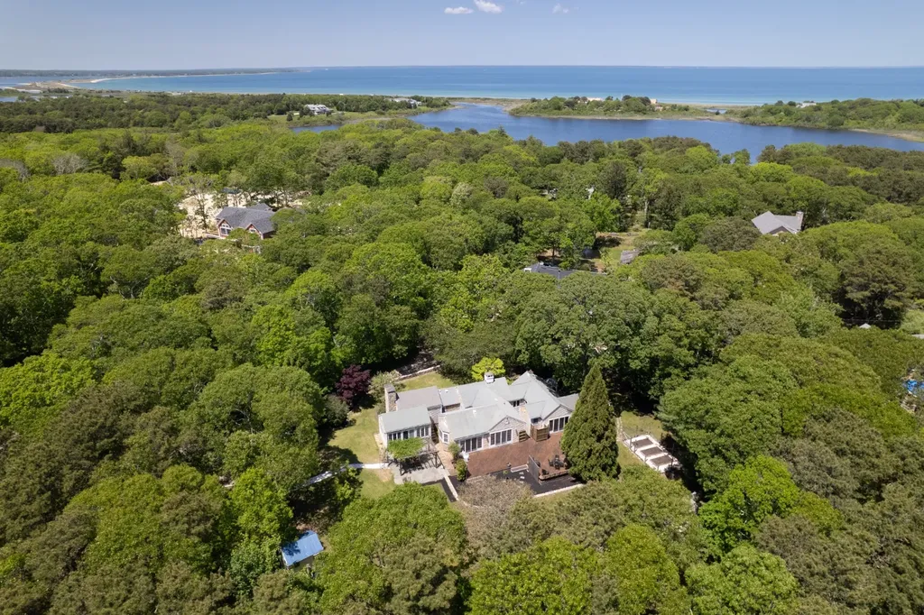 17 Oakdale Drive Edgartown MA 02539