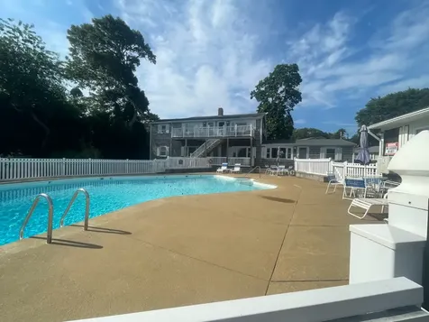 124 Skiff Avenue Vineyard Haven MA 02568