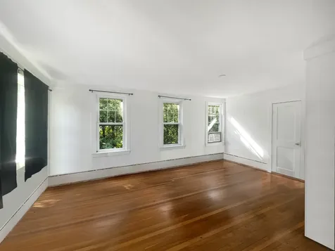124 Skiff Avenue Vineyard Haven MA 02568