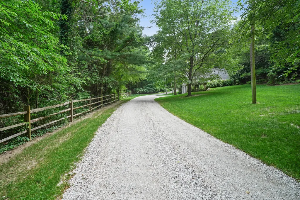 61 Causeway Road Vineyard Haven MA 02568