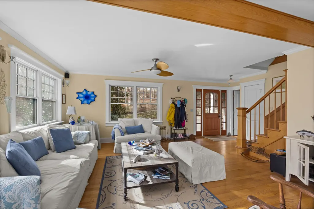 61 Causeway Road Vineyard Haven MA 02568