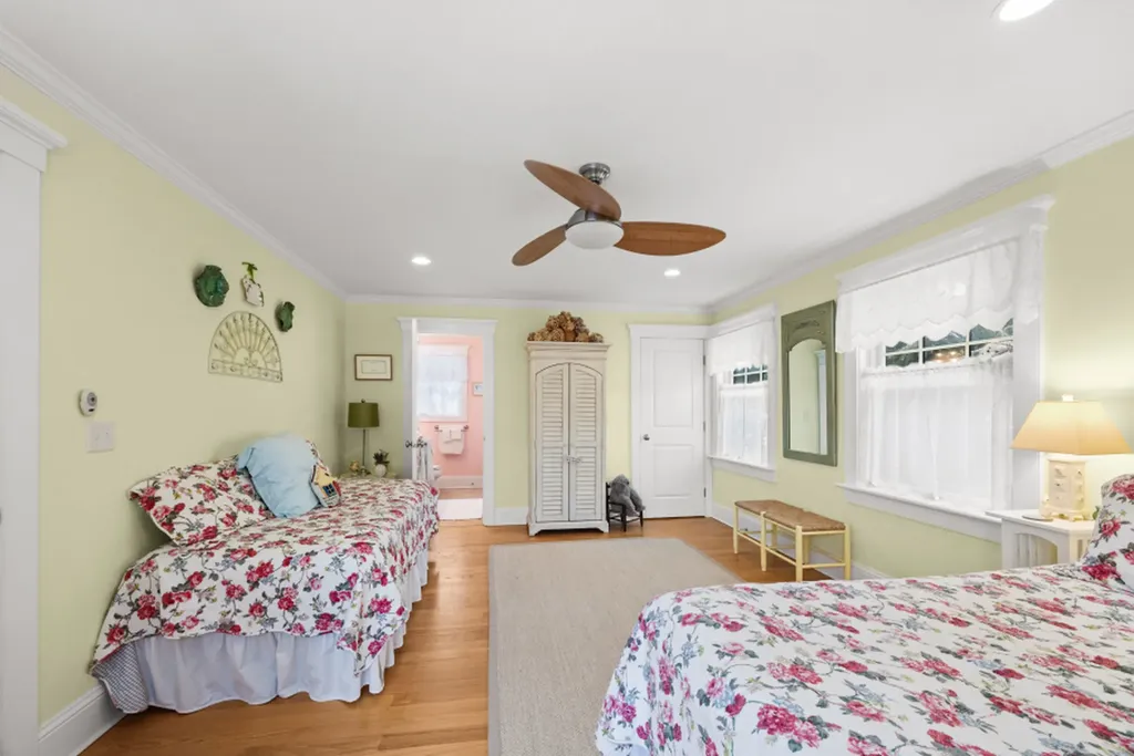 61 Causeway Road Vineyard Haven MA 02568