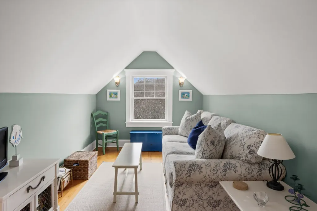 61 Causeway Road Vineyard Haven MA 02568