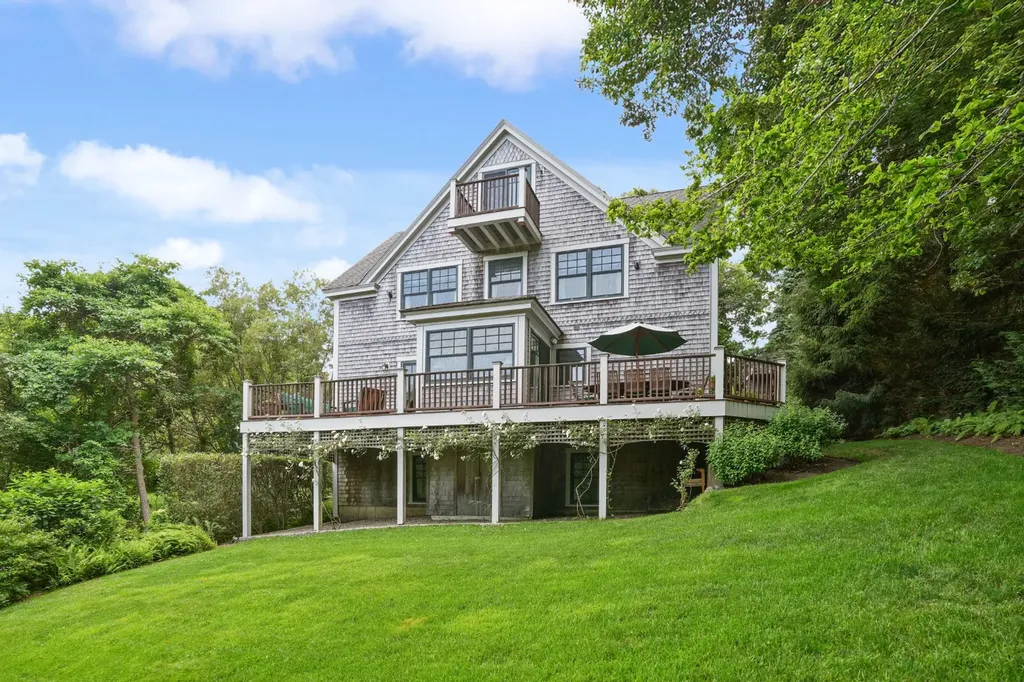 61 Causeway Road Vineyard Haven MA 02568