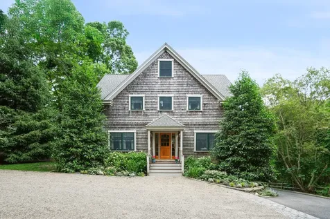61 Causeway Road Vineyard Haven MA 02568