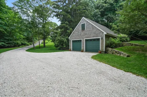61 Causeway Road Vineyard Haven MA 02568
