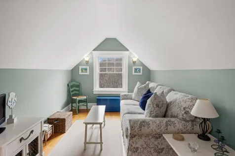 61 Causeway Road Vineyard Haven MA 02568