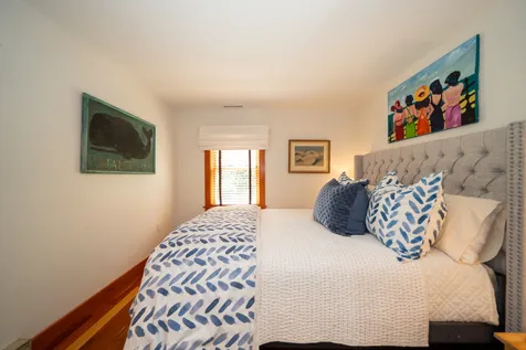 26 Tia Anna Lane Oak Bluffs MA 02557