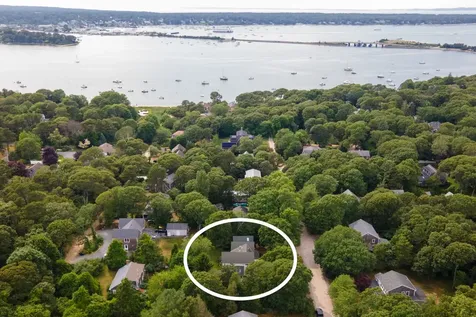 26 Tia Anna Lane Oak Bluffs MA 02557
