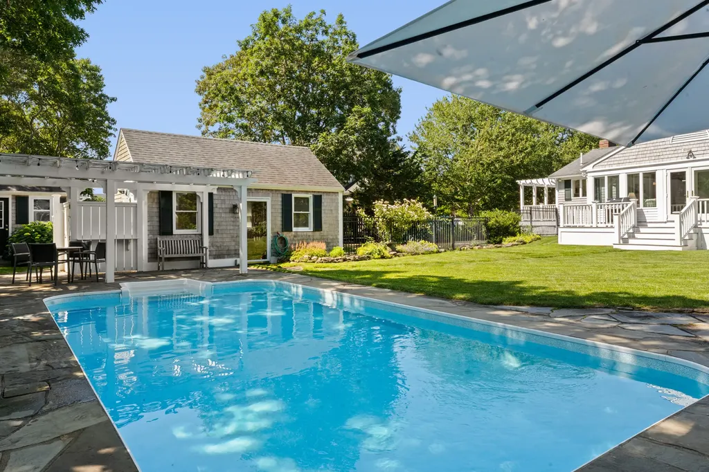 21 Kitts Field Circle Edgartown MA 02539