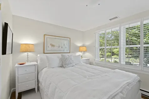 21 Kitts Field Circle Edgartown MA 02539