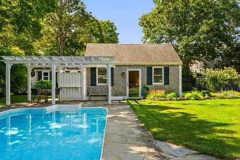 21 Kitts Field Circle Edgartown MA 02539