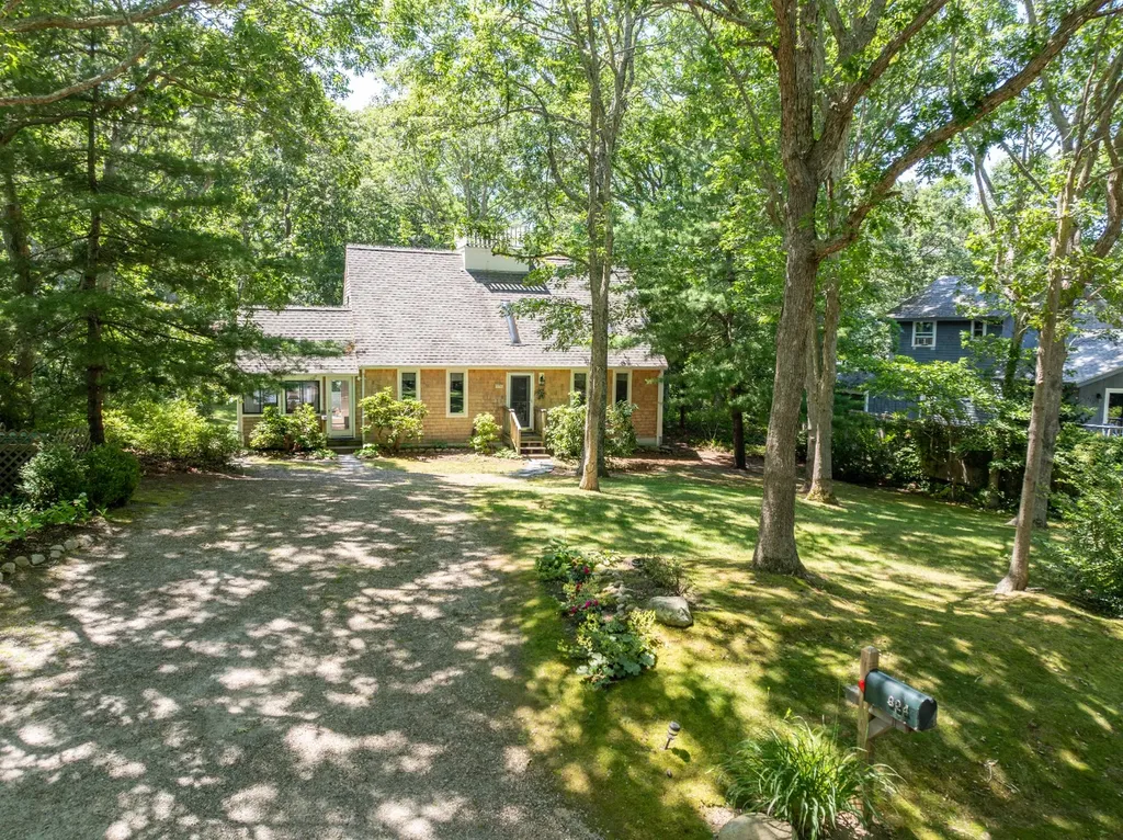 324 Greenwood Avenue Vineyard Haven MA 02568