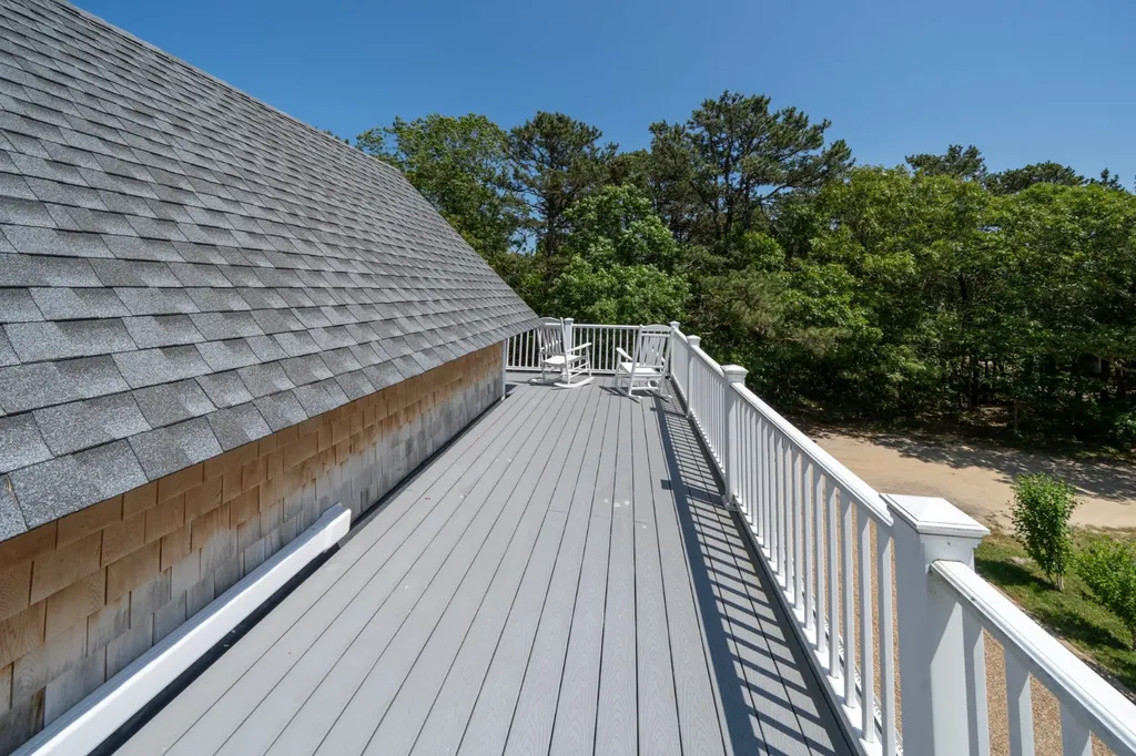 9 Brunswick Avenue Oak Bluffs MA 02557