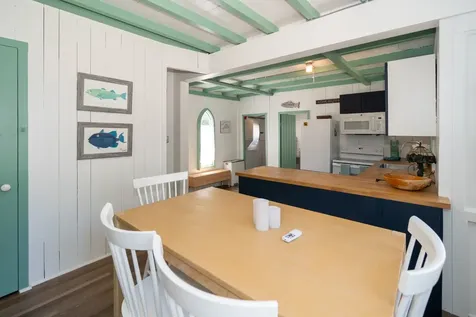 9 Brunswick Avenue Oak Bluffs MA 02557