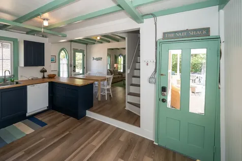 9 Brunswick Avenue Oak Bluffs MA 02557