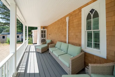 9 Brunswick Avenue Oak Bluffs MA 02557