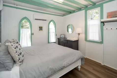 9 Brunswick Avenue Oak Bluffs MA 02557