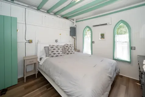 9 Brunswick Avenue Oak Bluffs MA 02557