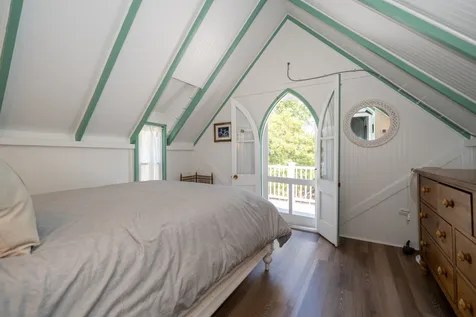 9 Brunswick Avenue Oak Bluffs MA 02557