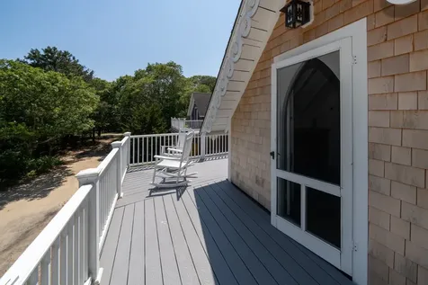 9 Brunswick Avenue Oak Bluffs MA 02557