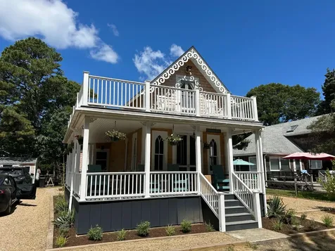 9 Brunswick Avenue Oak Bluffs MA 02557