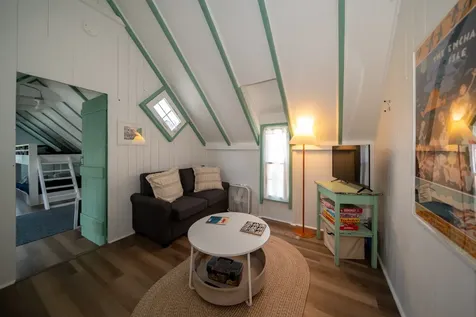 9 Brunswick Avenue Oak Bluffs MA 02557