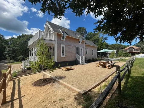 9 Brunswick Avenue Oak Bluffs MA 02557
