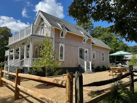 9 Brunswick Avenue Oak Bluffs MA 02557