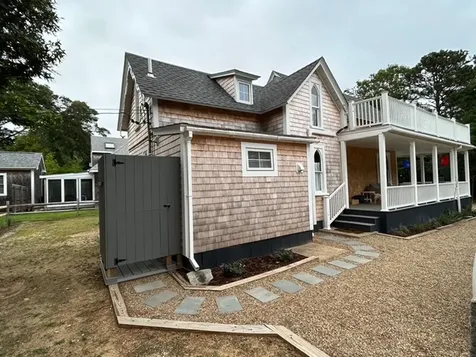 9 Brunswick Avenue Oak Bluffs MA 02557