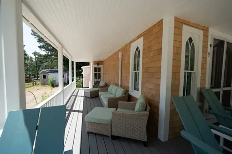 9 Brunswick Avenue Oak Bluffs MA 02557