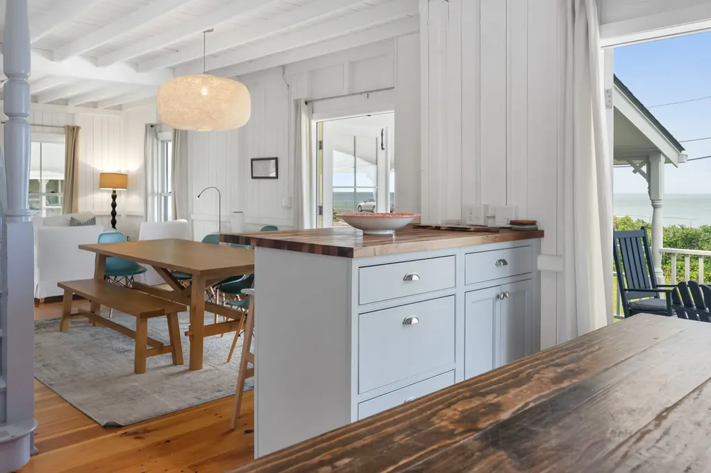 4 Canonicus Avenue Oak Bluffs MA 02557