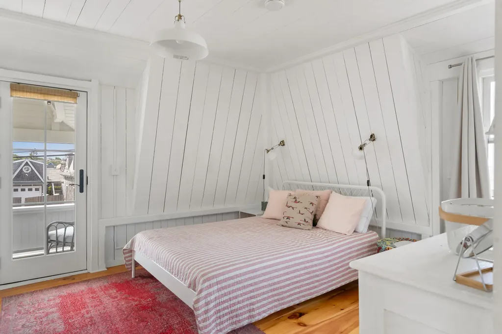 4 Canonicus Avenue Oak Bluffs MA 02557