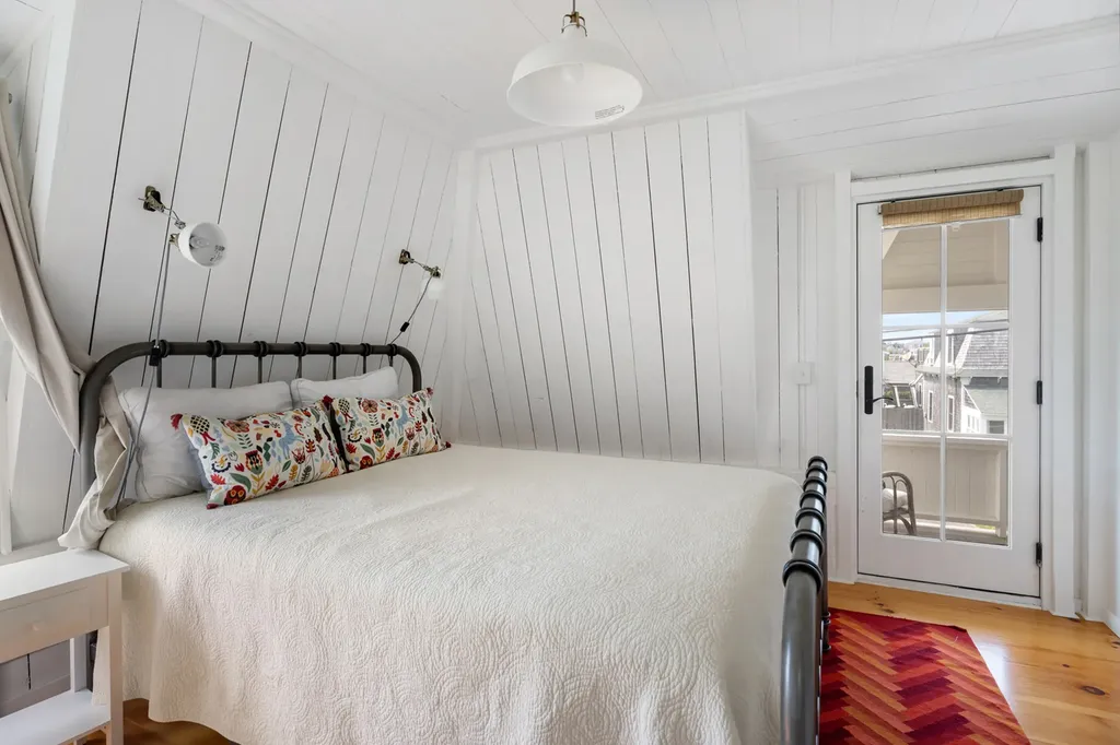 4 Canonicus Avenue Oak Bluffs MA 02557