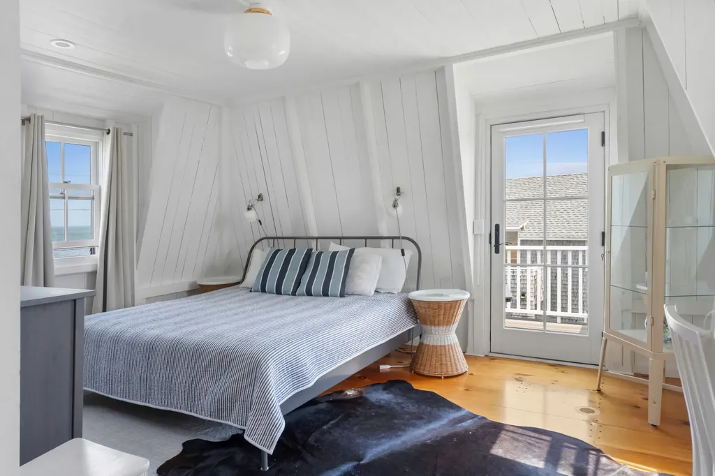 4 Canonicus Avenue Oak Bluffs MA 02557