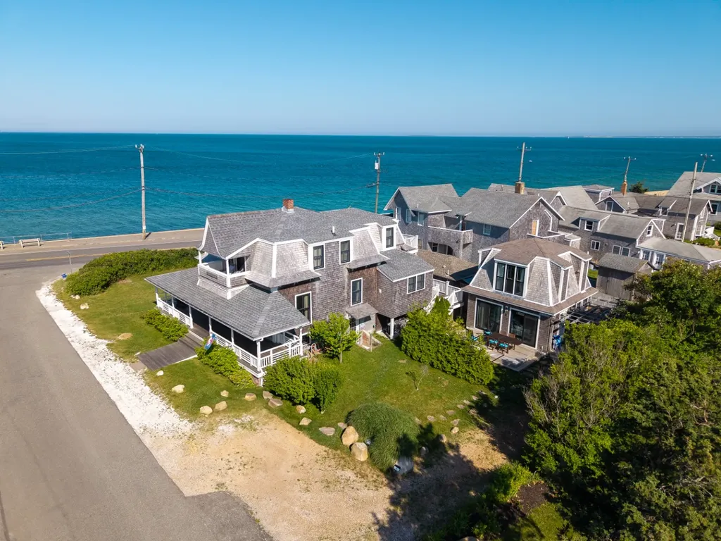 4 Canonicus Avenue Oak Bluffs MA 02557