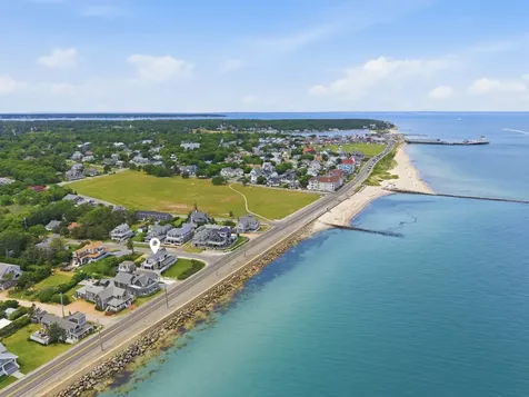 4 Canonicus Avenue Oak Bluffs MA 02557
