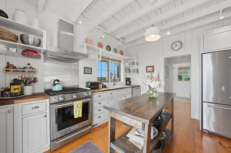 4 Canonicus Avenue Oak Bluffs MA 02557
