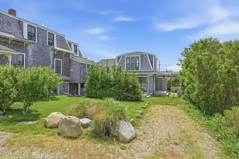 4 Canonicus Avenue Oak Bluffs MA 02557