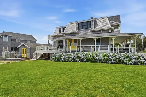 4 Canonicus Avenue Oak Bluffs MA 02557