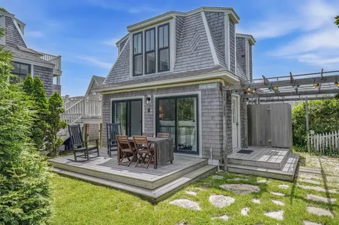 4 Canonicus Avenue Oak Bluffs MA 02557