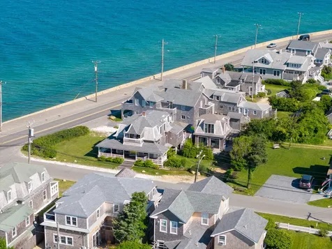 4 Canonicus Avenue Oak Bluffs MA 02557