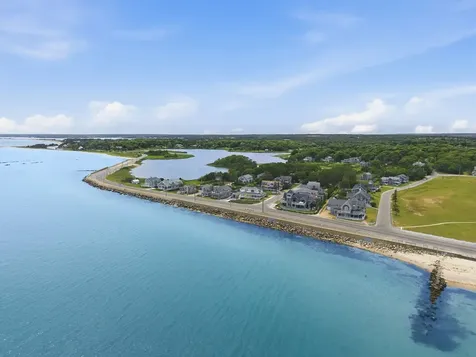 4 Canonicus Avenue Oak Bluffs MA 02557