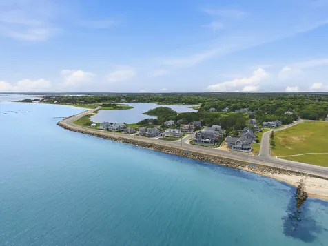4 Canonicus Avenue Oak Bluffs MA 02557