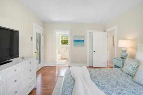 27 Watcha Path Edgartown MA 02539