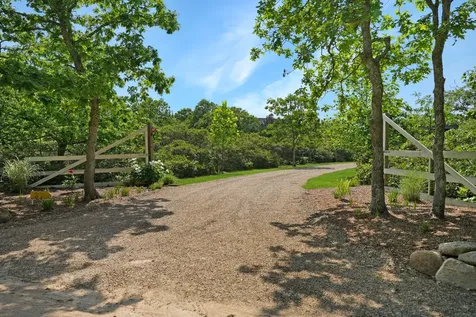27 Watcha Path Edgartown MA 02539