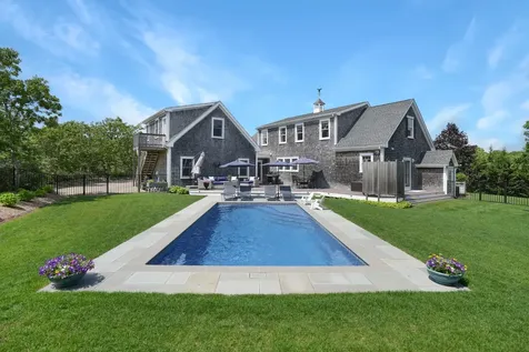 27 Watcha Path Edgartown MA 02539
