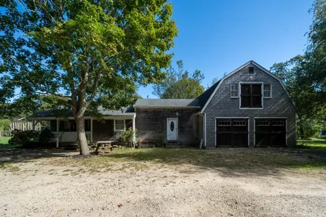 26 Hampson Avenue Oak Bluffs MA 02557