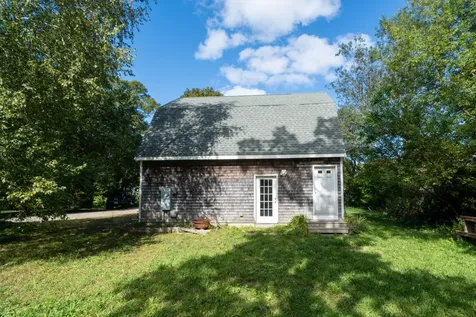 26 Hampson Avenue Oak Bluffs MA 02557